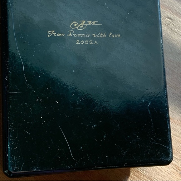 Vintage Russian Lacquered Box - Picture 4 of 14